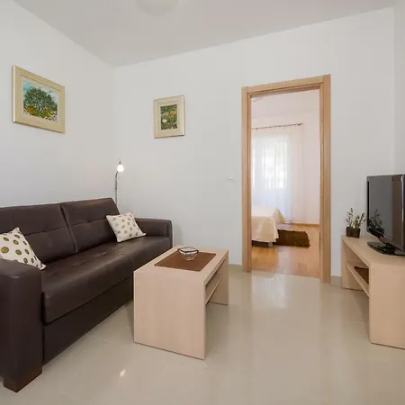 Kogo Apartment *