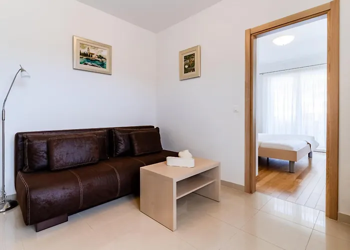 Апартаменти Kogo Хвар